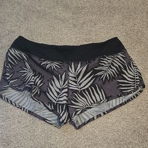 Rabvit Women's Black and Gray Patterned Shorts